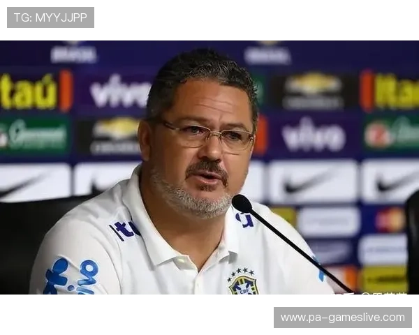 巴西1-4惨败后多里瓦尔被小车拉走引发热议 球迷质疑球队未来走向 巴西1-4惨败后多里瓦尔被小车拉走引发热议 球迷质疑球队未来走向