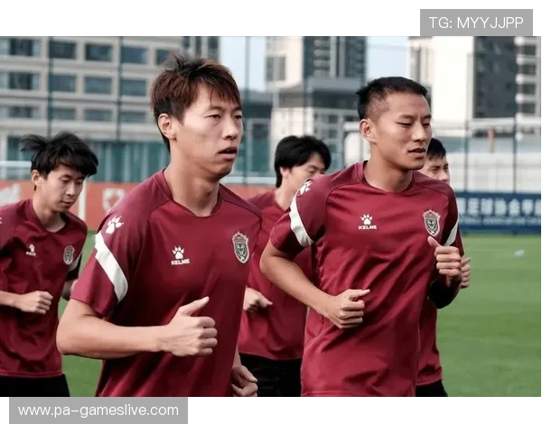 成都蓉城赛前训练四名国脚齐聚归队参与合练状态良好 成都蓉城赛前训练四名国脚齐聚归队参与合练状态良好