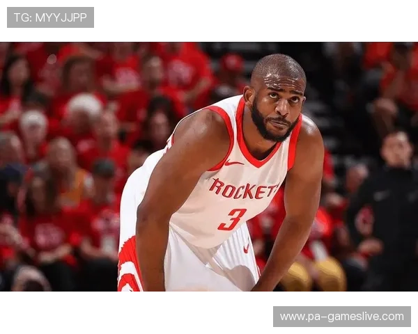 火箭庆祝动作太拉风 队友围拥祝贺场面热烈瞬间展现